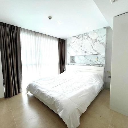 2 Bedrooms Near Pattaya Beach Ngoại thất bức ảnh