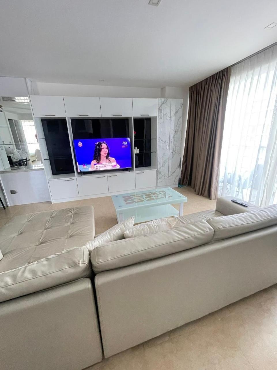 2 Bedrooms Near Pattaya Beach Ngoại thất bức ảnh