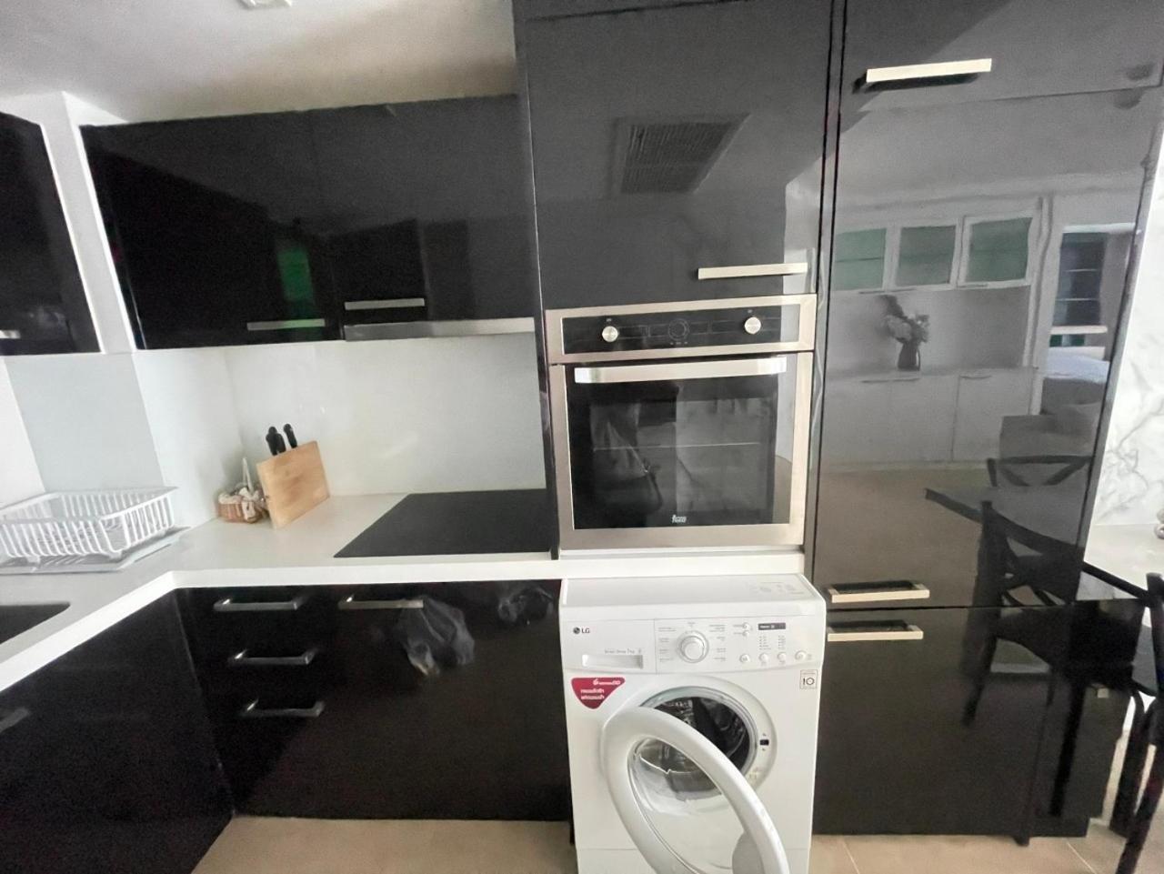2 Bedrooms Near Pattaya Beach Ngoại thất bức ảnh