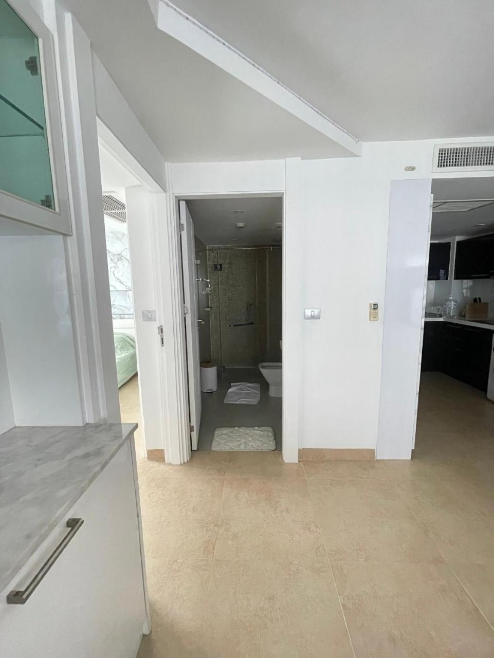 2 Bedrooms Near Pattaya Beach Ngoại thất bức ảnh