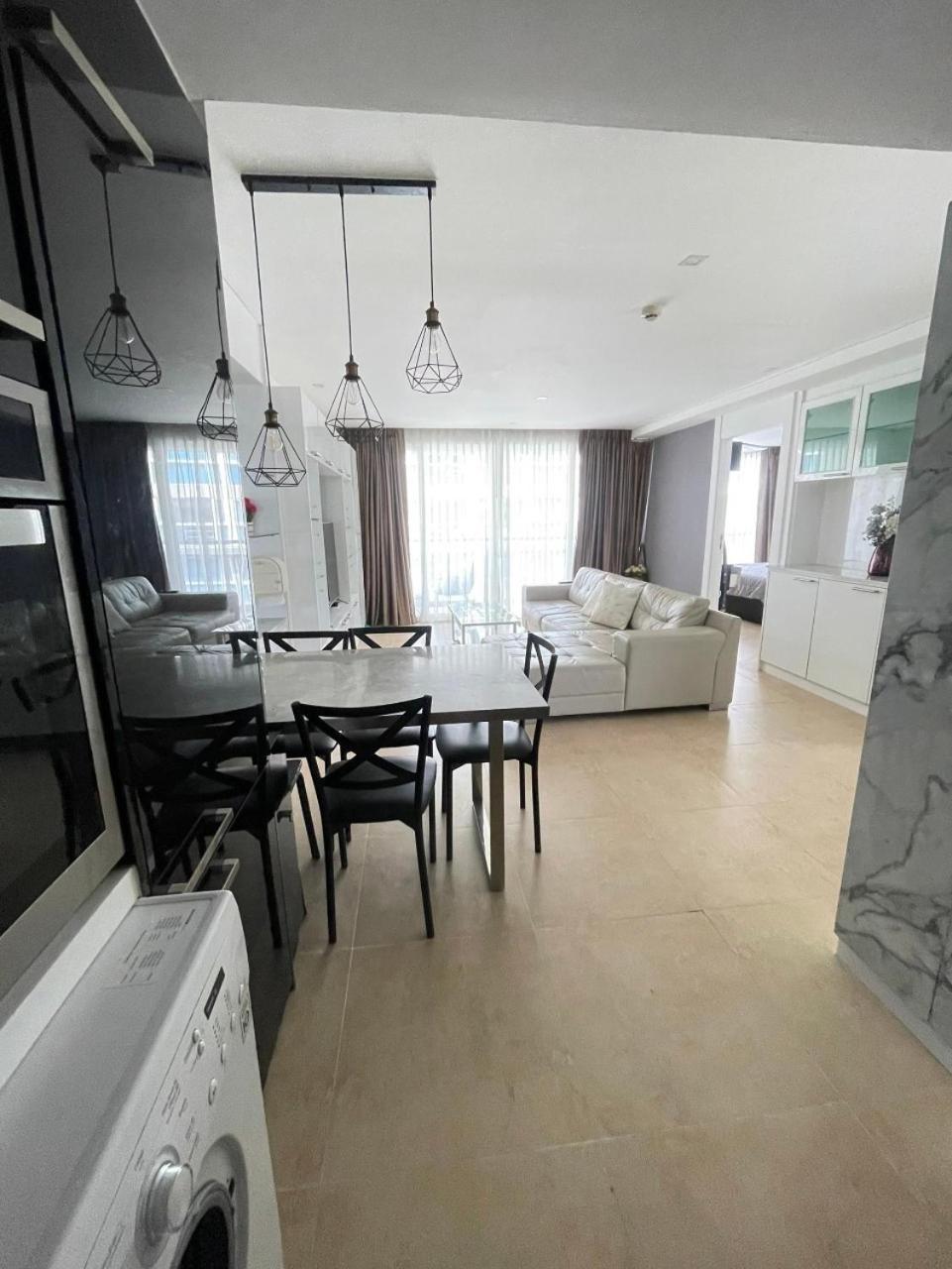 2 Bedrooms Near Pattaya Beach Ngoại thất bức ảnh