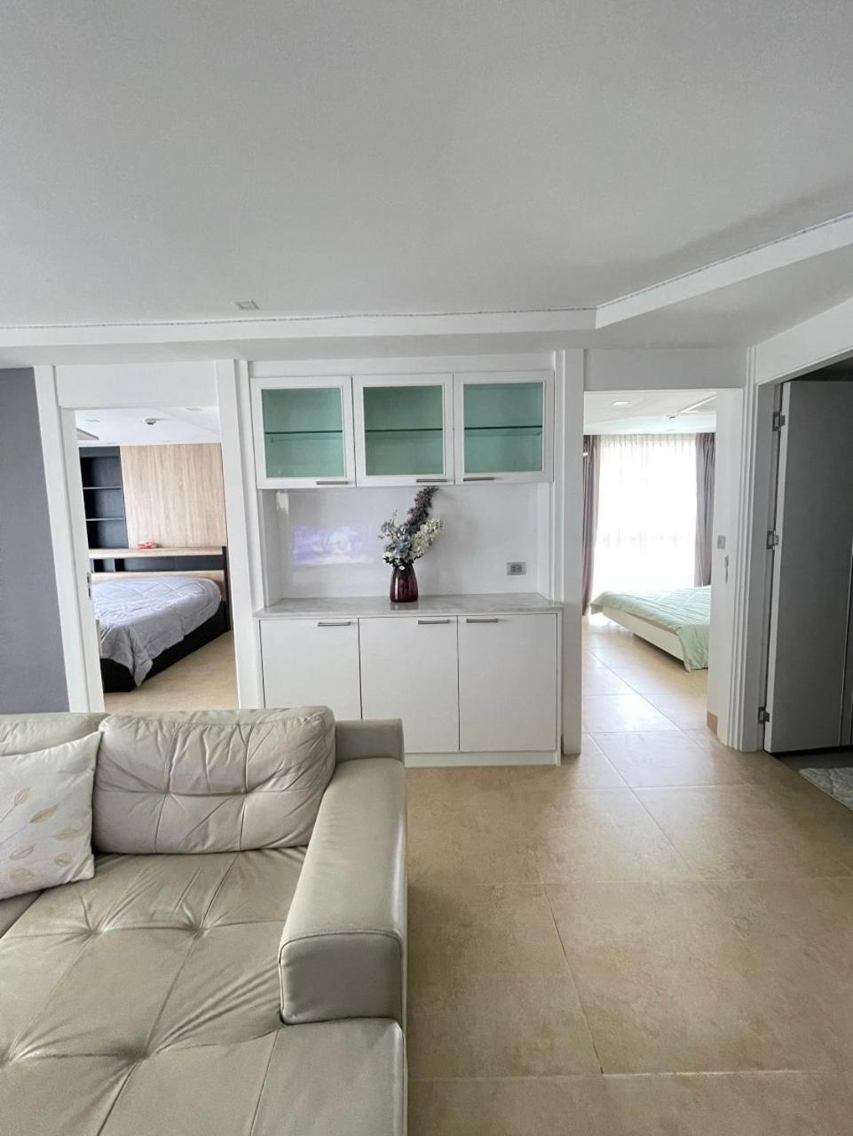 2 Bedrooms Near Pattaya Beach Ngoại thất bức ảnh