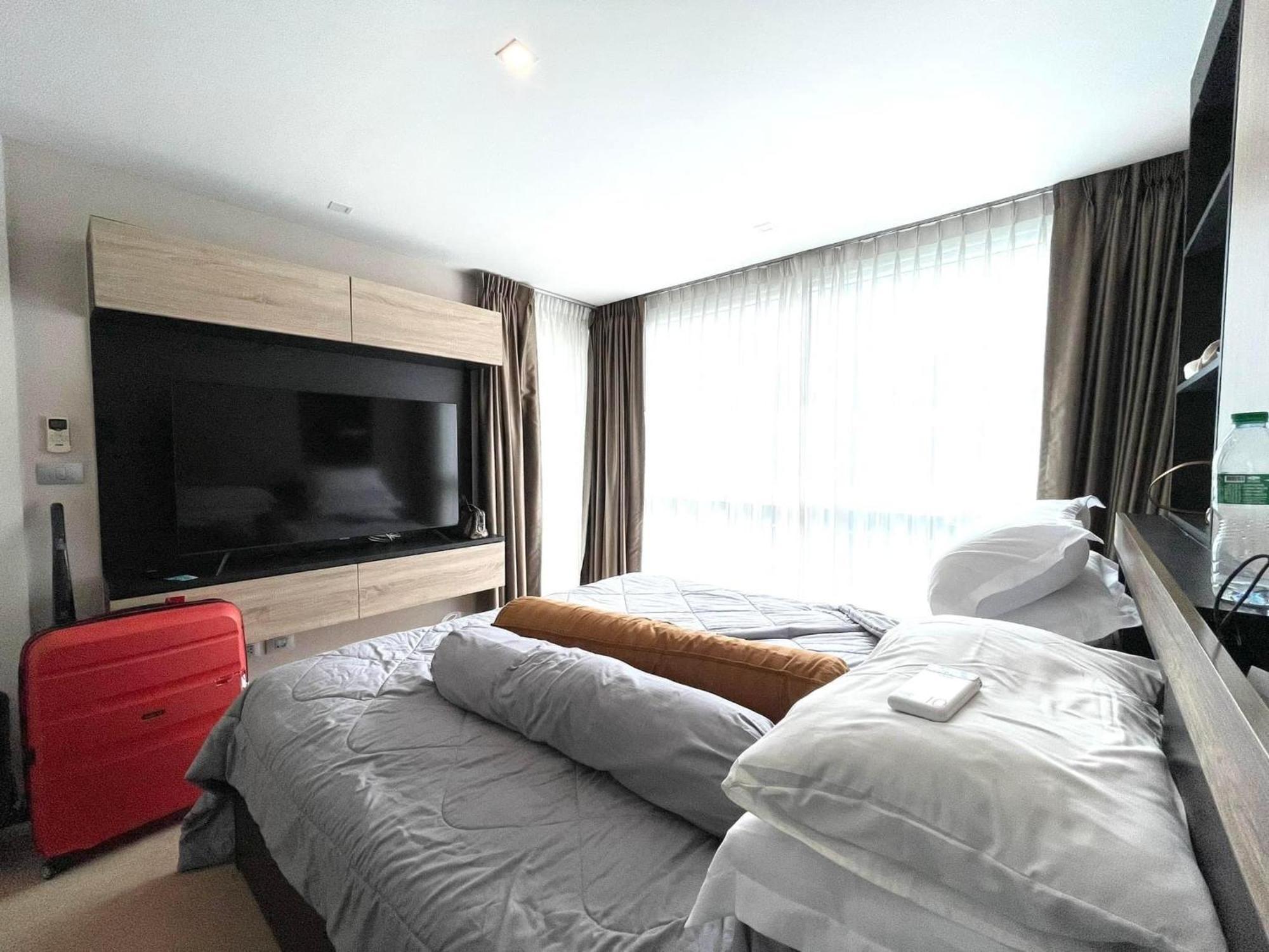 2 Bedrooms Near Pattaya Beach Ngoại thất bức ảnh